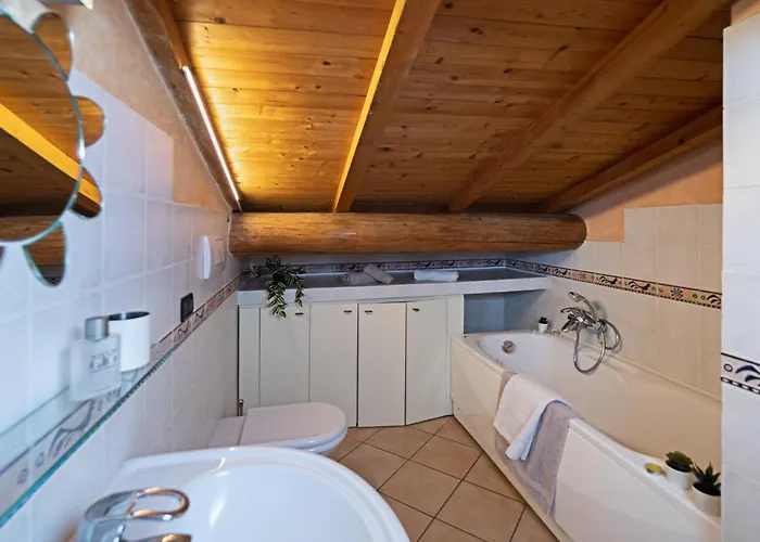 Il Borgo 48 - Regarda Travel