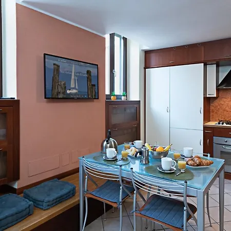 Il Borgo 48 - Regarda Travel Apartment Bardolino