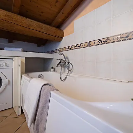 Il Borgo 48 - Regarda Travel Apartment Bardolino