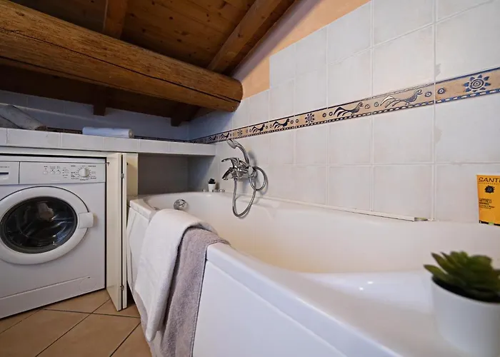 Il Borgo 48 - Regarda Travel شقة باردولينو