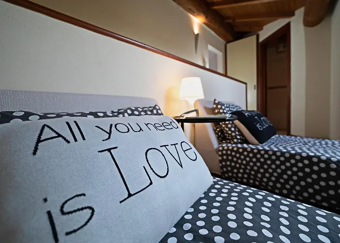 Il Borgo 48 - Regarda Travel *